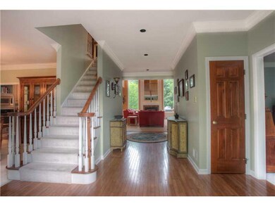 Entry/Foyer.