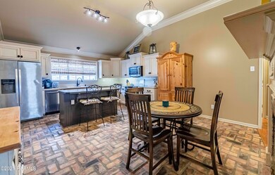 Dining Area 2
