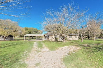 646 Liska Rd, Ennis, TX 75119 - photo 4