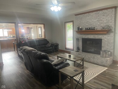 2550 16th St, Columbus, IN 47201 - photo 2