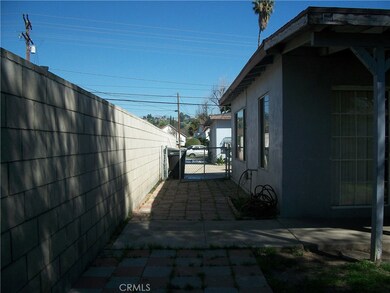 862 W Orange Grove Ave unit 2, Pomona, CA 91768 - photo 4