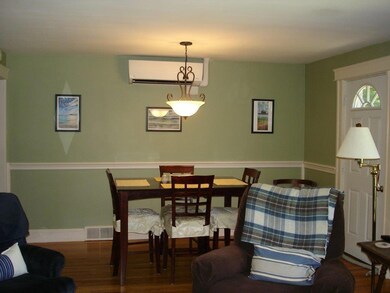 Dining area with heat pump