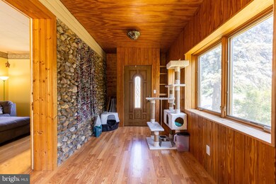 752 Cleveland Ave, Chambersburg, PA 17201 - photo 2