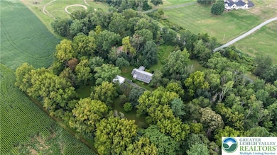 7509 Borman Rd, New Tripoli, PA 18066 - photo 2