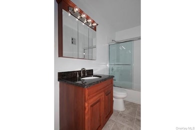 40 Middleton Rd unit La02, Bohemia, NY 11716 - photo 6