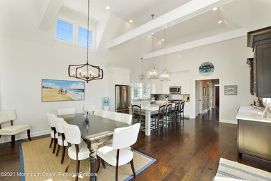 Eat-In Kitchen