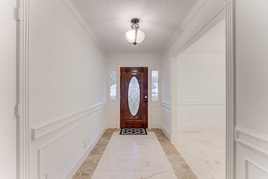 Large foyer for guests to enter, plenty of room fo