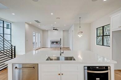 830 Wakefield Dr unit B, Houston, TX 77018 - photo 4