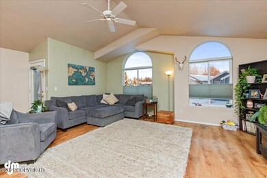 03-Living Room 20211221-DW-4079