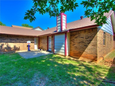 2128 NE 10th St, Moore, OK 73160 - photo 5