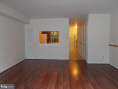 8228 Carrleigh Pkwy unit 83, Springfield, VA 22152 - photo 2