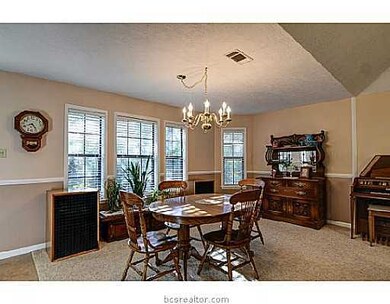 Dining Room. Nicely arranged dining area with lots