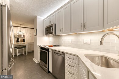 Harper House unit 506, Baltimore, MD 21210 - photo 4