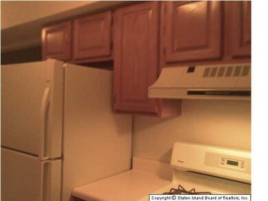 8 Franklin Ln unit A, Staten Island, NY 10306 - photo 4