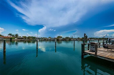 Who wouldn't want to enjoy this magnificent scenery every day?