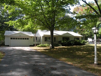 213 Huse Rd, Manchester, NH 03103 - photo 2