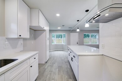 7322 Shady Grove Ln, Houston, TX 77040 - photo 2