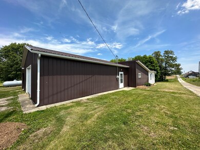 2586 W Grubb Ln, Covington, IN 47932 - photo 7