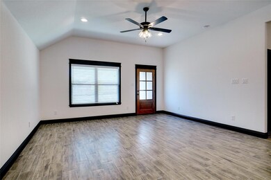 213 Clover Cir, Weatherford, TX 76086 - photo 4