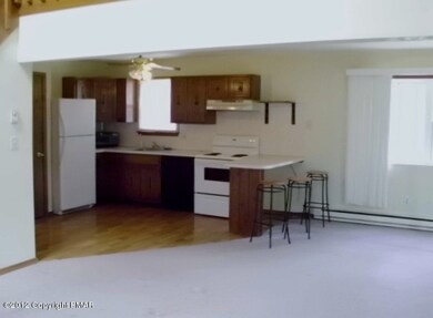 129 Robinwood Dr, Tobyhanna, PA 18466 - photo 2