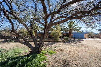 1100 W. Calle San Salvador-0363