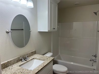 513 Honeysuckle Ln, Madill, OK 73446 - photo 5