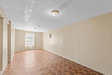 1038 Green Lilac Cir, El Paso, TX 79915 - photo 4