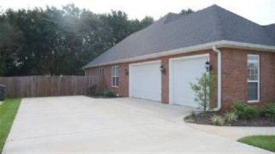 138 Abercorn St, Warner Robins, GA 31088 - photo 2