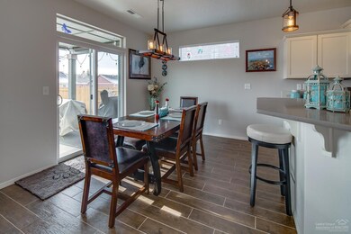 3232 SW Obsidian Ct, Redmond, OR 97756 - photo 6