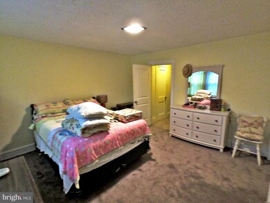 1310 N 13th St, Reading, PA 19604 - photo 6