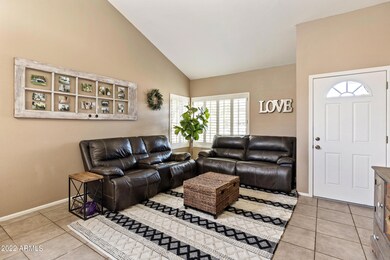 2826 N Villas Ct-6