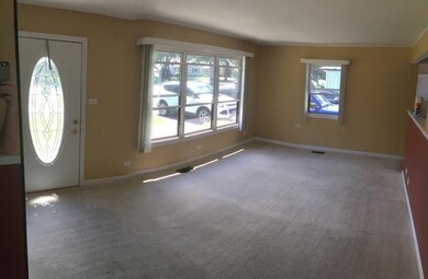 2302 Kirchoff Rd, Rolling Meadows, IL 60008 - photo 4