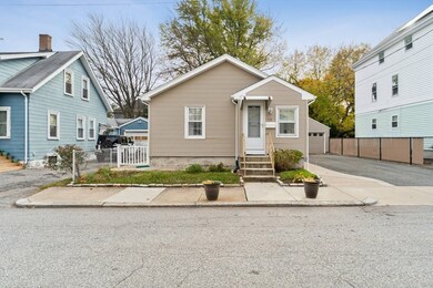 113 Oakland Ave, Pawtucket, RI 02861 - photo 2