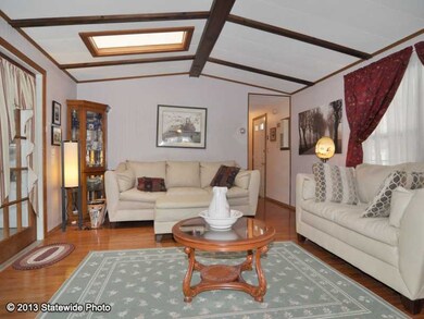 164 Holiday Ct, Wakefield, RI 02879 - photo 4