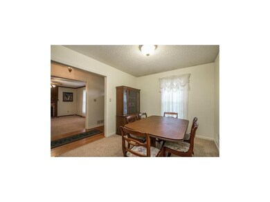 Dining room.