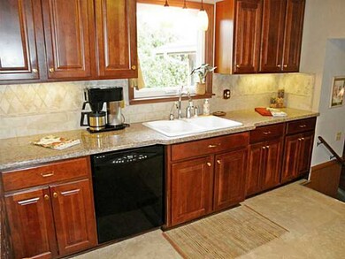 5012 Shadycrest Rd, Columbus, OH 43229 - photo 7