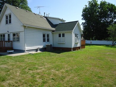 901 E 25th St, Des Moines, IA 50317 - photo 2