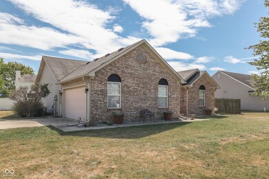 13 Pin Oak Ct, Whiteland, IN 46184 - photo 2