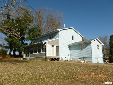 5311 N Fairmount St, Davenport, IA 52806 - photo 2