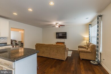 17032 Beveridge Dr unit 24, Dumfries, VA 22026 - photo 4