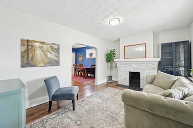 7-web-or-mls-E Woodrow Ave-005