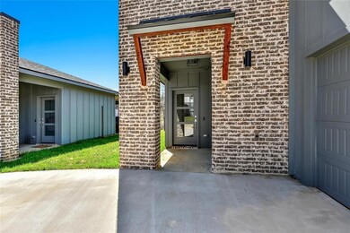 3260 W Crawford St unit 602, Denison, TX 75020 - photo 2