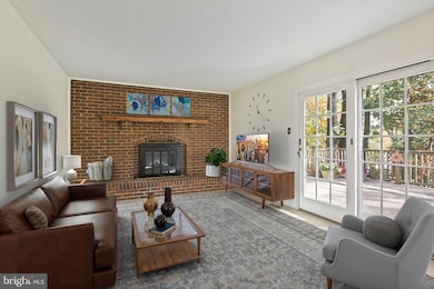 10222 Camelford Ct, Ellicott City, MD 21042 - photo 5