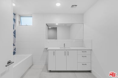 2000 N Beachwood Dr unit 4, Los Angeles, CA 90068 - photo 7