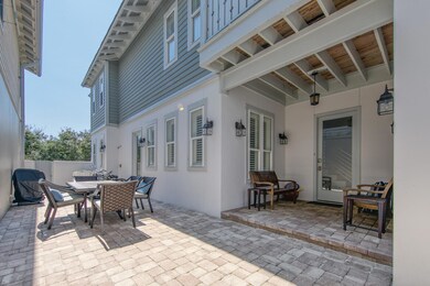 Private Gated Courtyard 2 E Trigger Trl