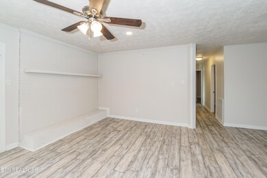 005-photo-living-room-14947091