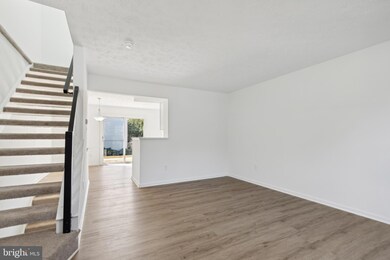 19011 Partridge Wood Dr, Germantown, MD 20874 - photo 6