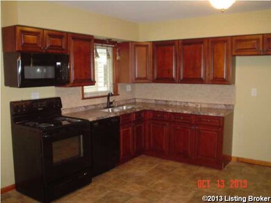 7807 Donegal Dr, Louisville, KY 40219 - photo 2