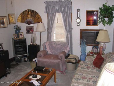 152 Maple St, Pulaski, VA 24301 - photo 2