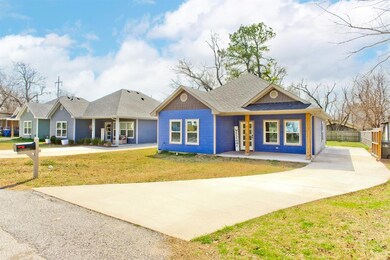 1022 Chase St, Denison, TX 75020 - photo 2